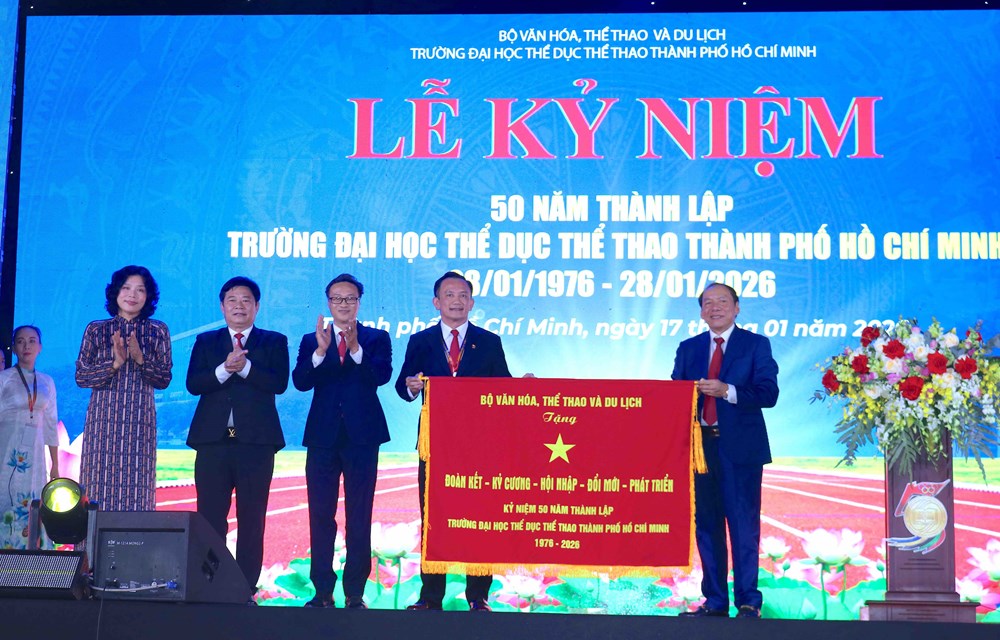 Trường Đại học TDTT TP.HCM kỷ niệm 50 năm thành lập, đón nhận Huân chương Lao động hạng Ba - ảnh 5