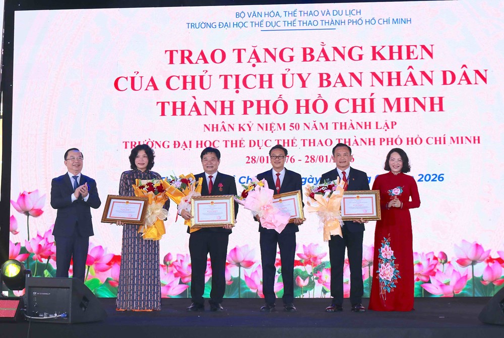 Trường Đại học TDTT TP.HCM kỷ niệm 50 năm thành lập, đón nhận Huân chương Lao động hạng Ba - ảnh 8