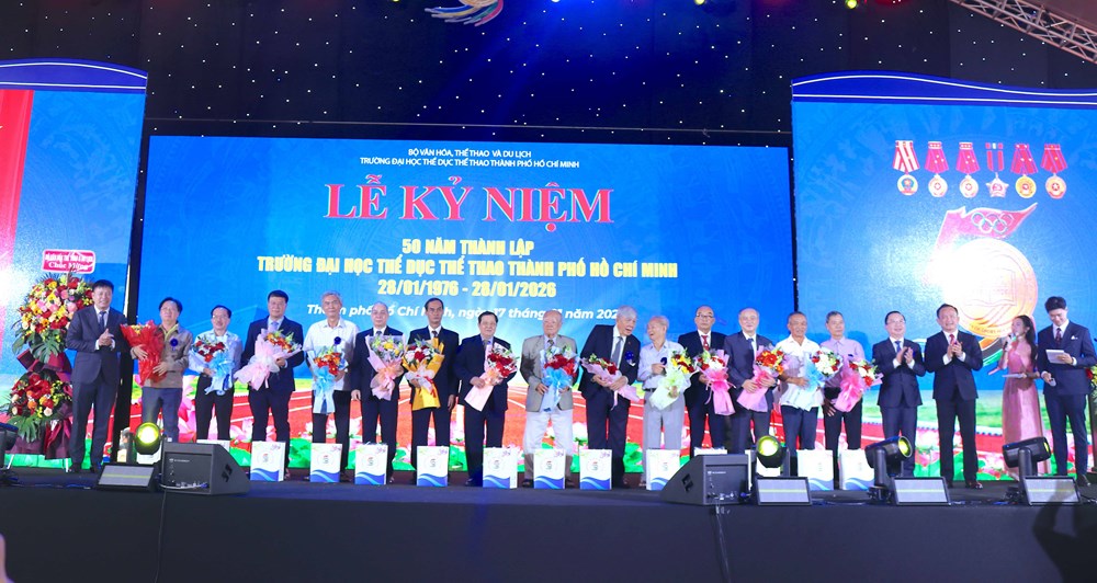 Trường Đại học TDTT TP.HCM kỷ niệm 50 năm thành lập, đón nhận Huân chương Lao động hạng Ba - ảnh 9