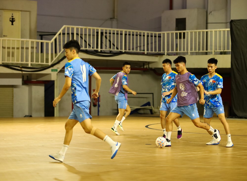 Đội tuyển Futsal Việt Nam tập buổi đầu tiên tại Indonesia, chuẩn bị cho giải châu Á - ảnh 1