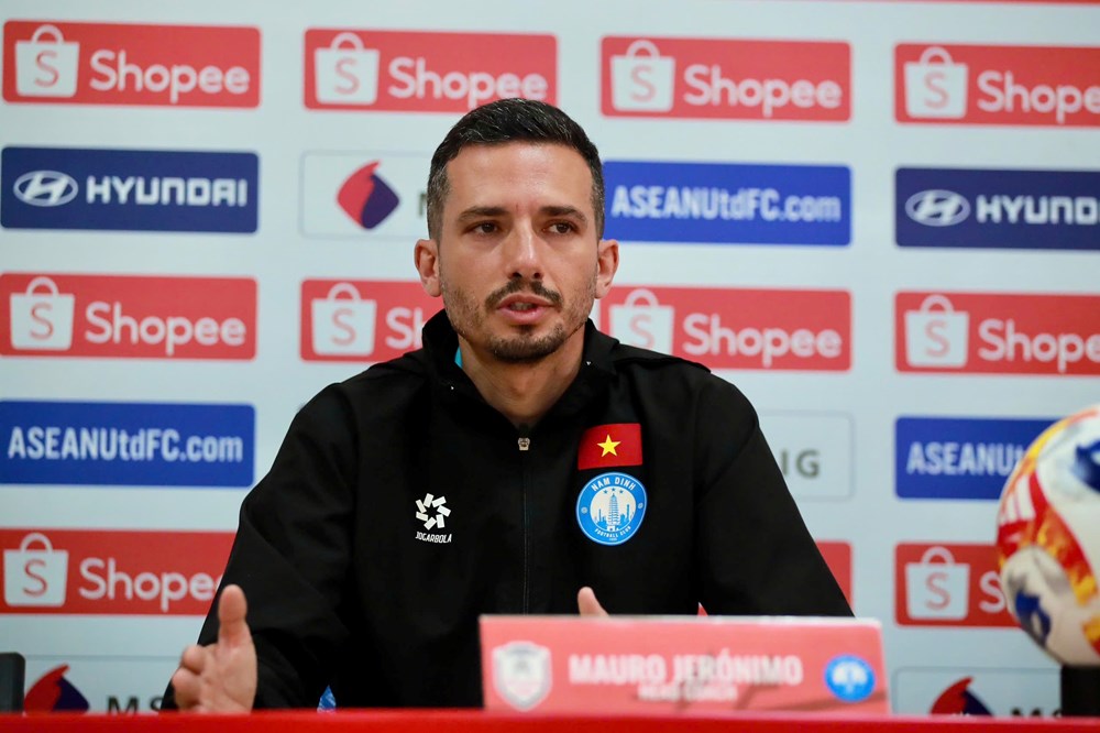 HLV Nam Định đặt mục tiêu thắng đội bóng Singapore tại giải các CLB Đông Nam Á - ảnh 1