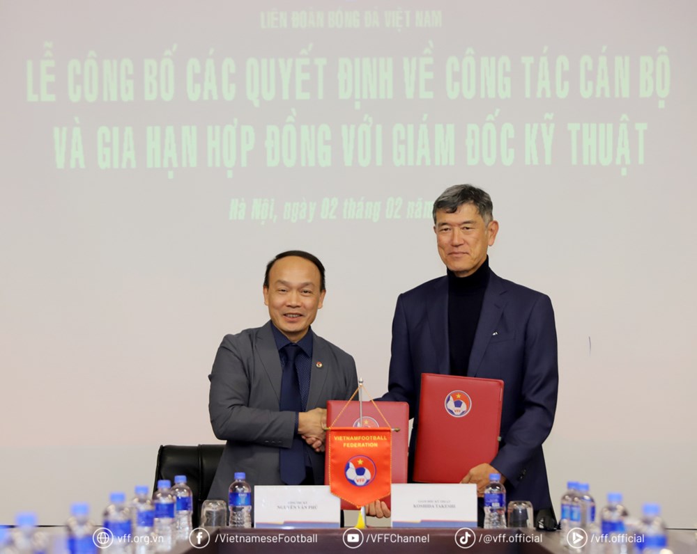 Giám đốc kĩ thuật Koshida Takeshi tiếp tục đồng hành cùng bóng đá Việt Nam - ảnh 1