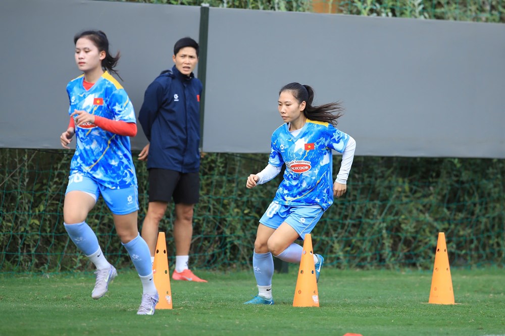 Đội tuyển nữ Việt Nam chuẩn bị cho 2 trận đấu với Trung Quốc - ảnh 3