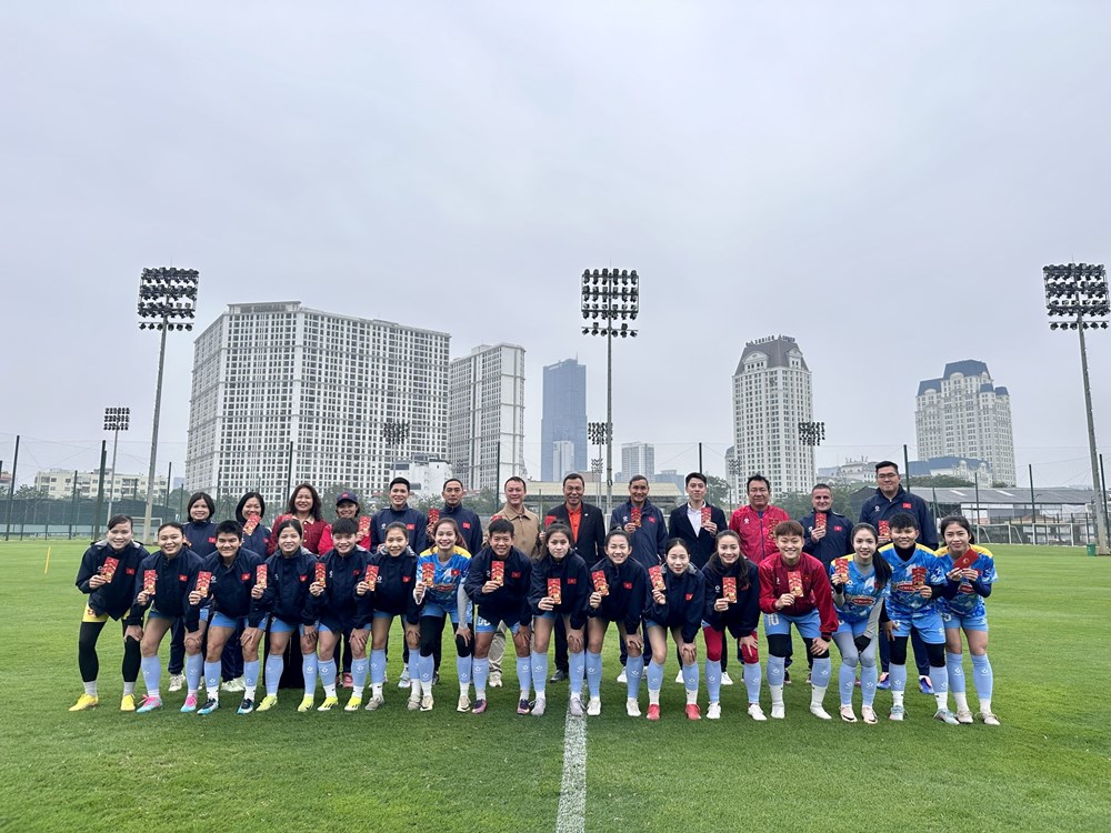 Đội tuyển nữ Việt Nam trở lại tập luyện trong dịp Tết, nhận được sự động viên từ lãnh đạo VFF - ảnh 2