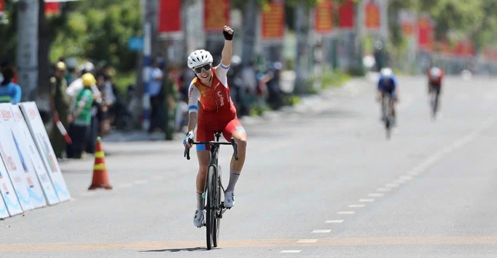 Áo vàng đổi chủ sau chặng đua quyết định tại Giải xe đạp nữ quốc tế TP.HCM 2026 - ảnh 4