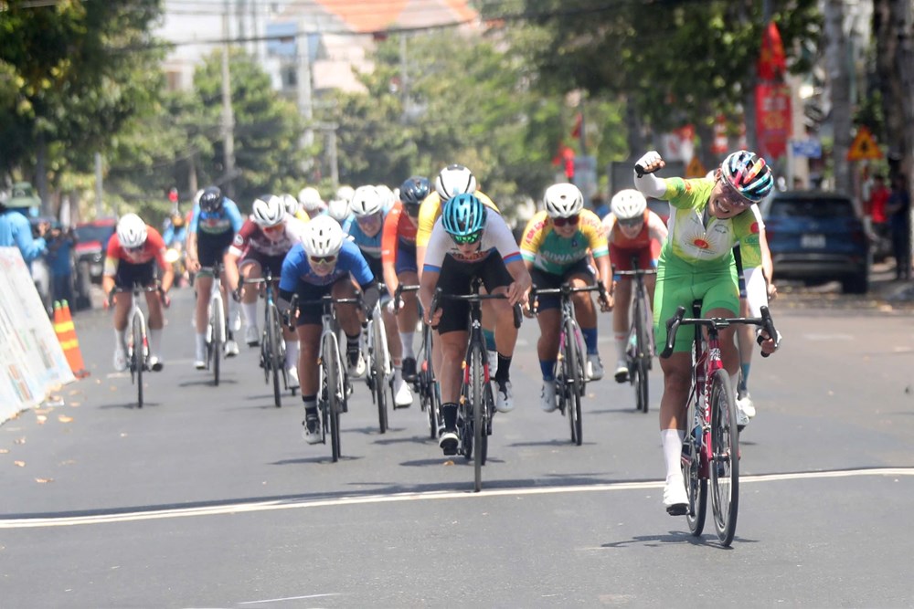 Nguyễn Thị Thật thắng chặng 3 Giải xe đạp nữ quốc tế TP.HCM 2026 - ảnh 3