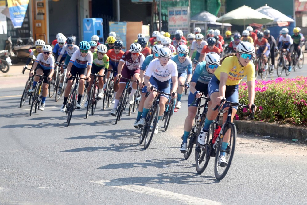 Thứ hạng không đổi tại chặng 4 Giải xe đạp nữ quốc tế TP.HCM 2026 - ảnh 1