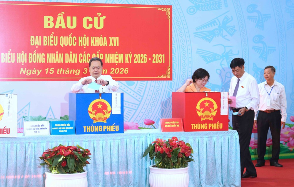 Chủ tịch Quốc hội Trần Thanh Mẫn bỏ phiếu bầu cử tại xã Hóc Môn, TP.HCM - ảnh 2