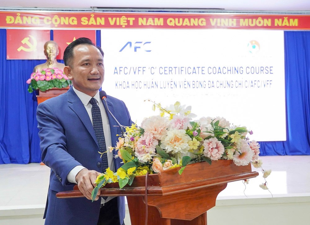 Trường Đại học TDTT TP.HCM tổ chức Khóa học HLV bóng đá chứng chỉ C/AFC/VFF - ảnh 1
