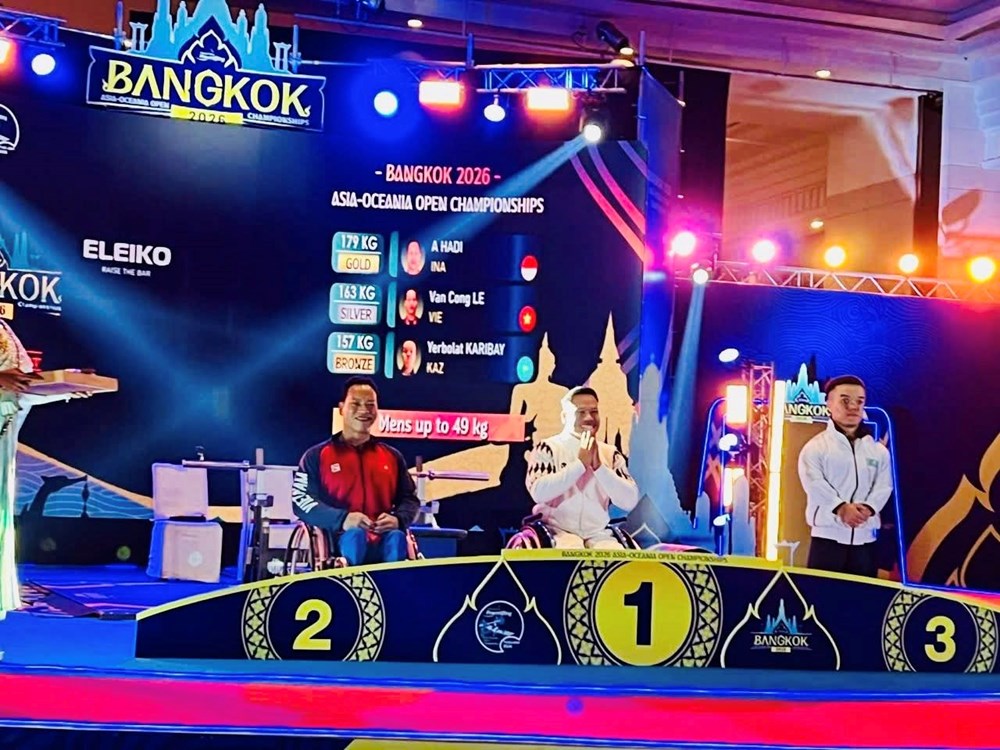 Lực sĩ Lê Văn Công giành HCB châu Á - ảnh 1