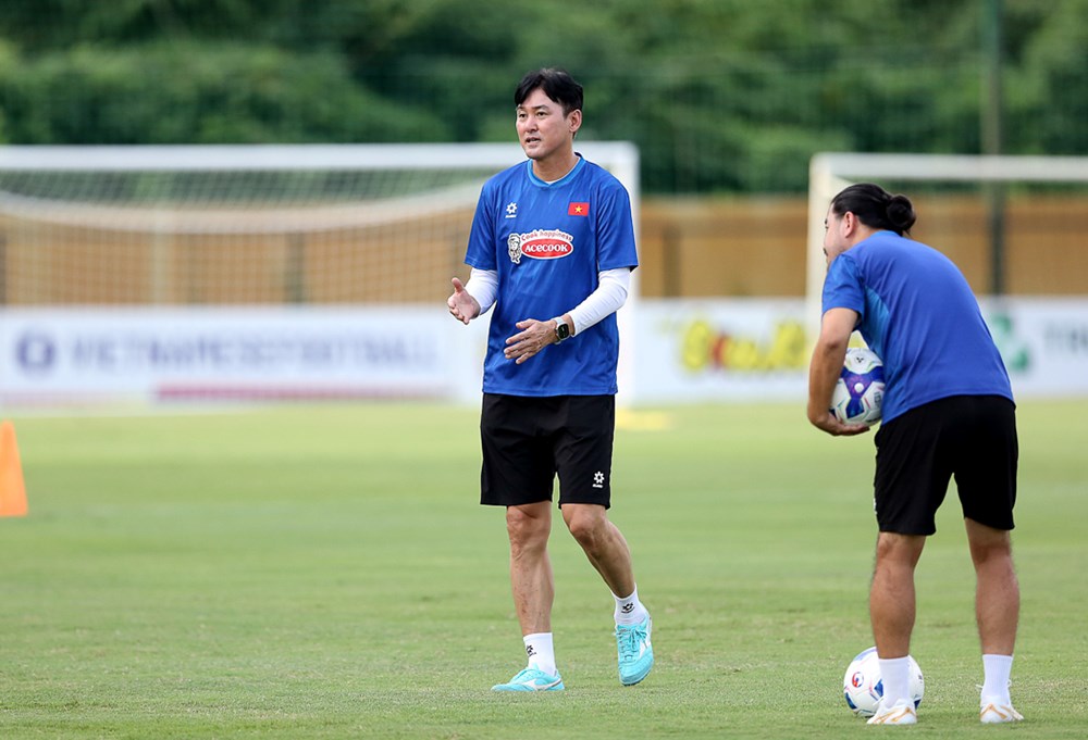 Trợ lý người Hàn Quốc chia tay Ban huấn luyện đội U23 và ĐTQG - ảnh 1