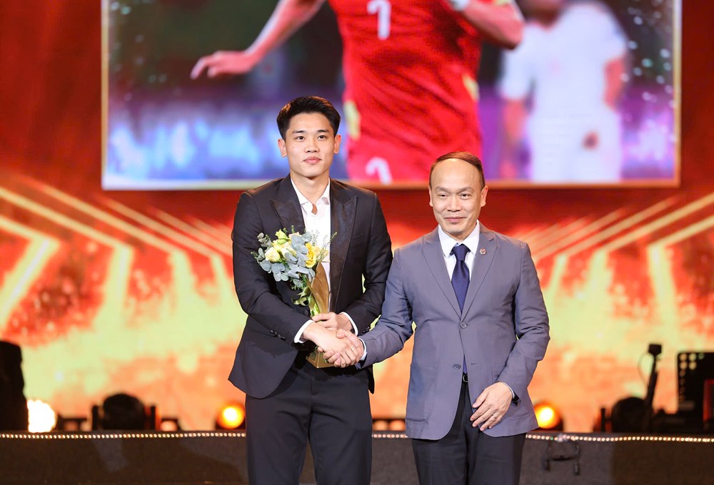 U22 Việt Nam và tiền đạo Đình Bắc được vinh danh tại Giải thưởng Cống hiến lần thứ 20 - ảnh 2