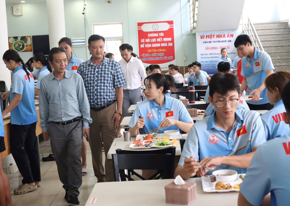 Thứ trưởng Hoàng Đạo Cương thăm và kiểm tra công tác huấn luyện tại Trung tâm Huấn luyện Thể thao Quốc gia - ảnh 3