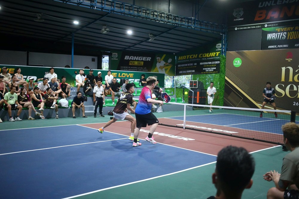 Trịnh Linh Giang và doanh nhân Phạm Ngọc Phúc vô địch kịch tính - ảnh 1