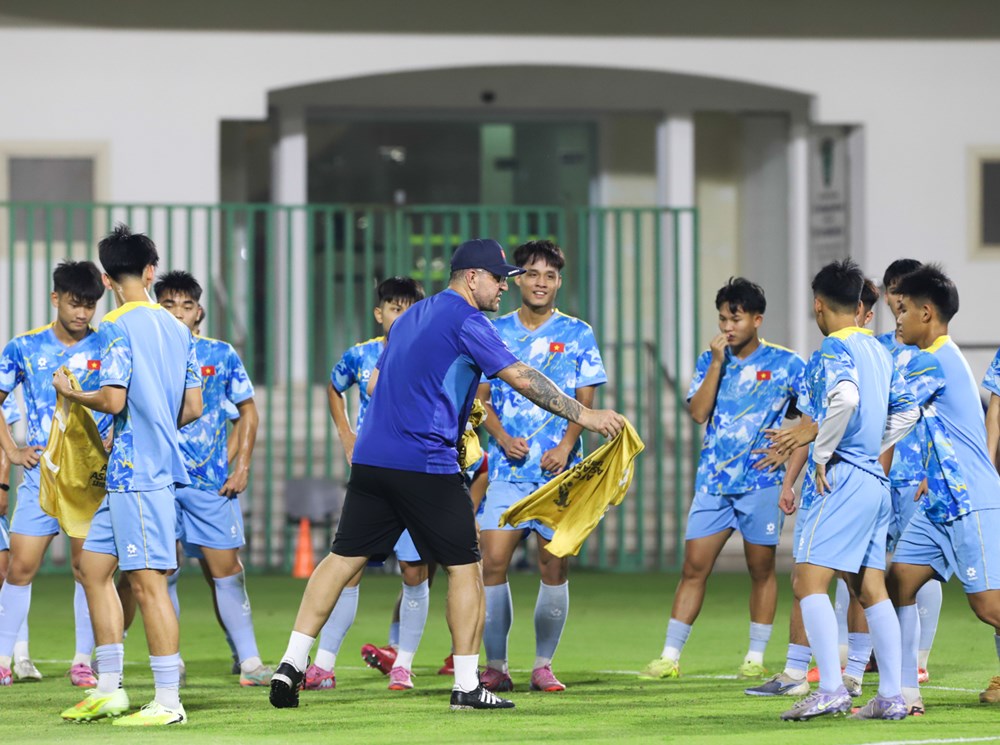 U17 Việt Nam tích cực chuẩn bị cho trận ra quân gặp U17 Yemen - ảnh 1