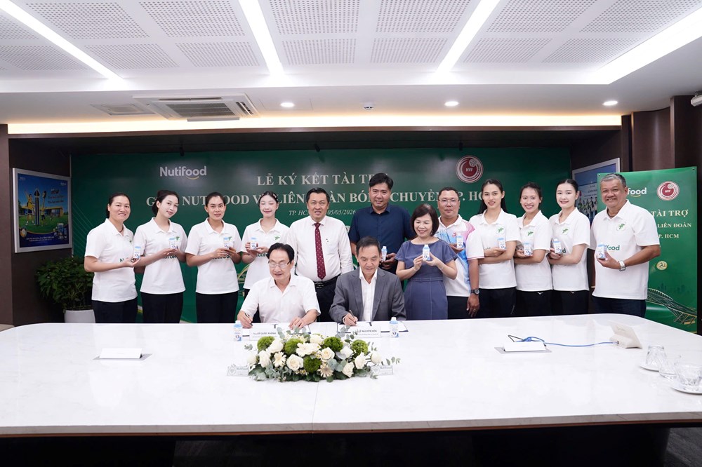 Đội tuyển bóng chuyền nữ TP.HCM được “tiếp sức” - ảnh 1
