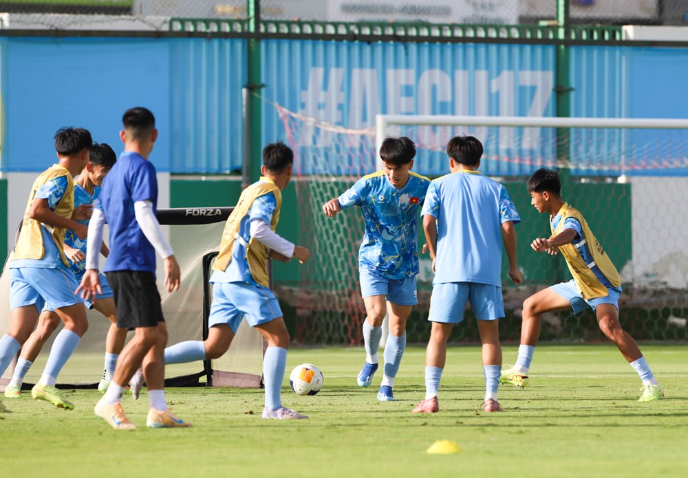 HLV Cristiano Roland: U17 Việt Nam sẵn sàng cho trận ra quân gặp U17 Yemen - ảnh 2