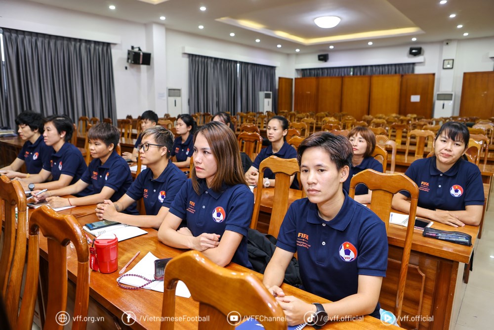 Khai mạc Chương trình tập huấn trọng tài Dự án FIFA phát triển bóng đá nữ - ảnh 2