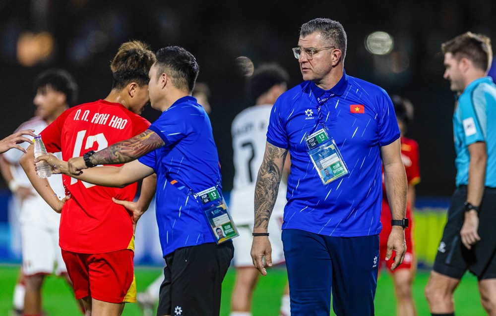 HLV Cristiano Roland nói gì sau khi giúp U17 Việt Nam đoạt vé dự World Cup? - ảnh 1