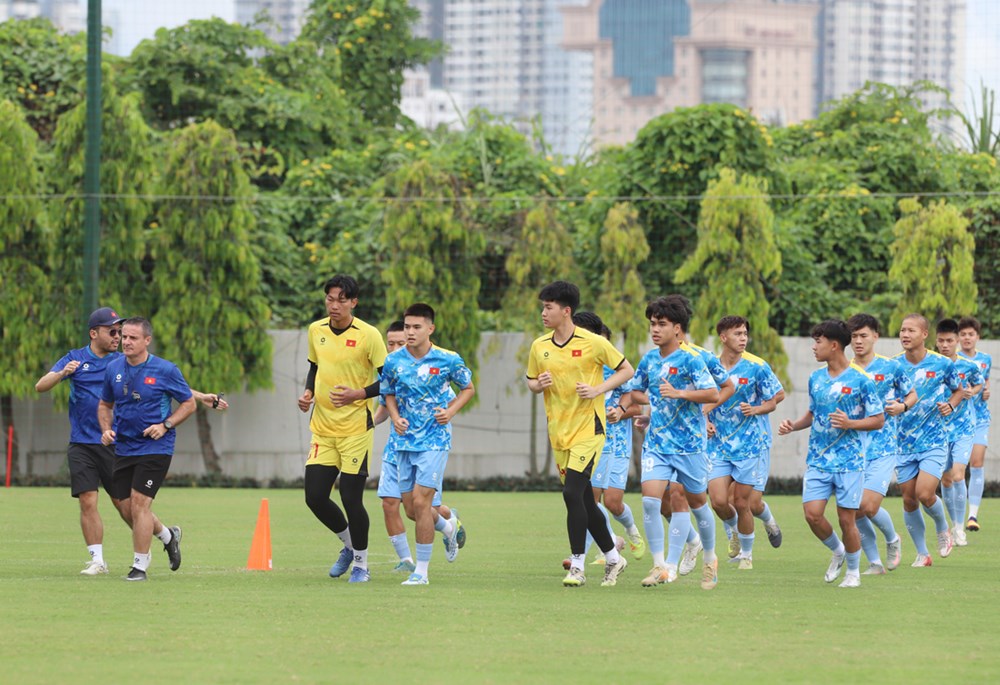 U19 Việt Nam tập huấn tại Nhật Bản, chuẩn bị cho giải Đông Nam Á - ảnh 1