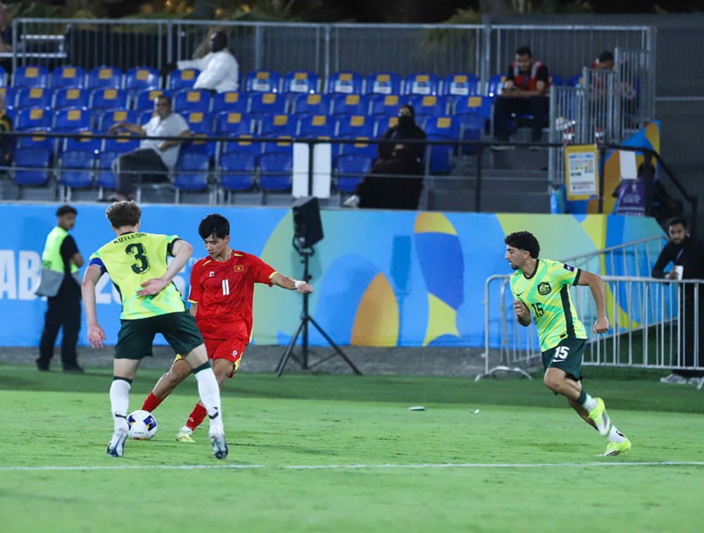 Các cầu thủ U17 Việt Nam xúc động chia tay giải châu Á, quyết tâm hướng đến World Cup - ảnh 2