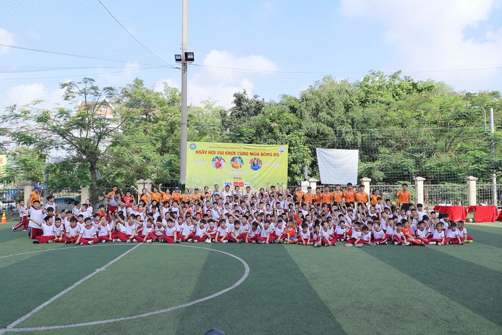 “Người hùng” futsal Việt Nam Nguyễn Minh Trí truyền cảm hứng cho các cầu thủ nhí - ảnh 5