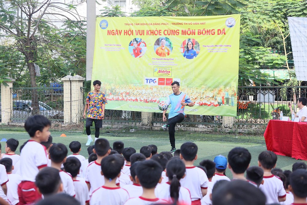 “Người hùng” futsal Việt Nam Nguyễn Minh Trí truyền cảm hứng cho các cầu thủ nhí - ảnh 3