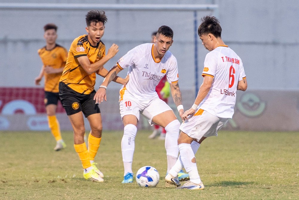 Khó lường cuộc đua trụ hạng V.League 2025/26 - ảnh 2