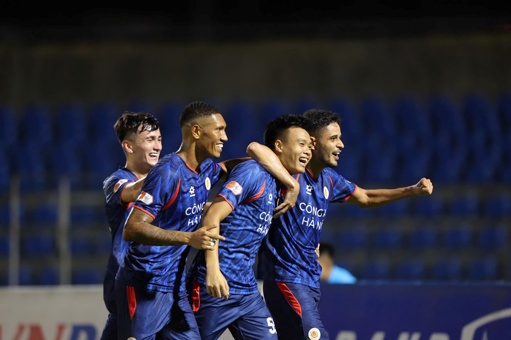 Chủ tịch FIFA, VFF chúc mừng CLB Công an Hà Nội vô địch V.League - ảnh 2