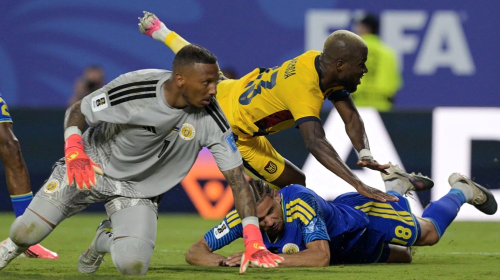Thủ môn của Curacao lập kỉ lục cứu thua tại World Cup - ảnh 1