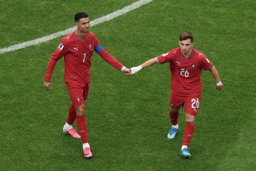 Thêm một cầu thủ Bồ Đào Nha có phát ngôn tranh cãi về Ronaldo - ảnh 1