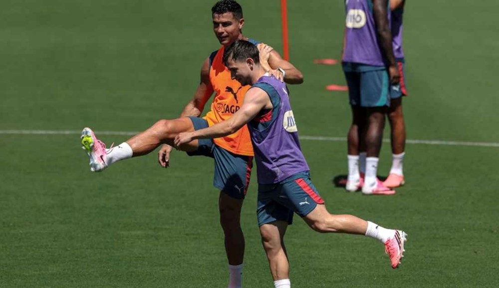 Thêm một cầu thủ Bồ Đào Nha có phát ngôn tranh cãi về Ronaldo - ảnh 2