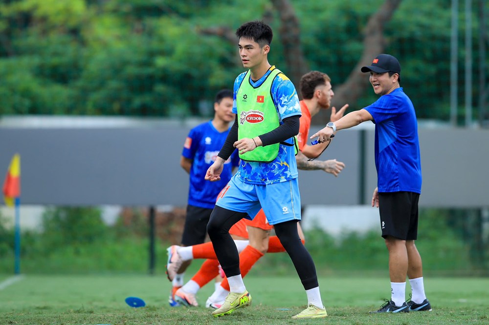 Tuyển Việt Nam làm quen bóng thi đấu ASEAN Cup 2026 trước chuyến tập huấn Hàn Quốc - ảnh 1