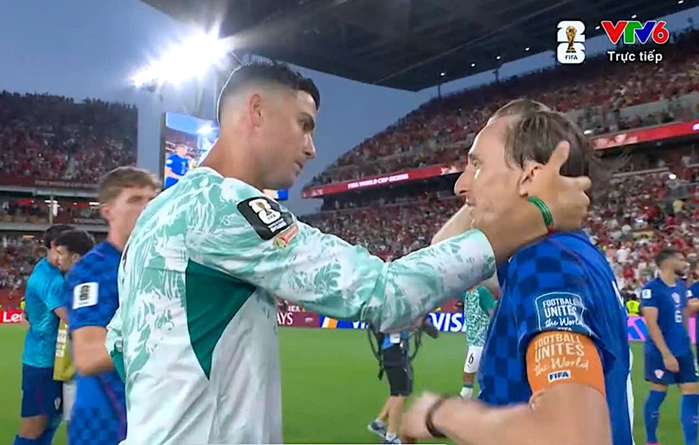 Luka Modric chia tay World Cup 2026 trong cái ôm đầy xúc động của Ronaldo - ảnh 1