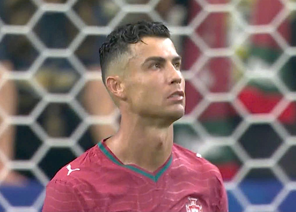 HLV Bồ Đào Nha nói điều đặc biệt về Ronaldo sau thất bại trước Tây Ban Nha - ảnh 1