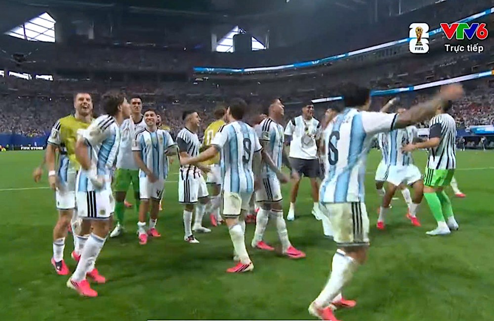 Argentina ngược dòng ngoạn mục trước Ai Cập, ghi tên vào tứ kết World Cup 2026 - ảnh 2