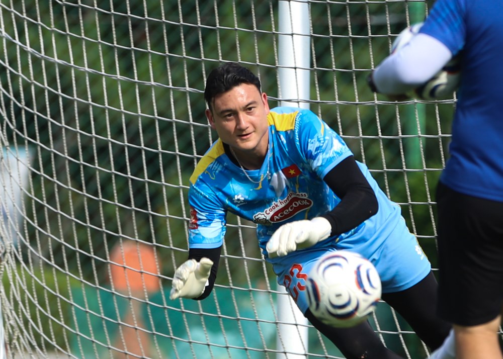 Tuyển Việt Nam tăng tốc, hoàn thiện chiến thuật trước màn thử sức với Gangwon FC - ảnh 2