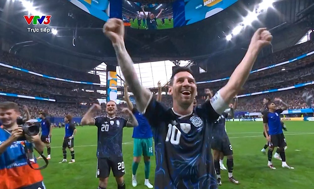 Messi rực sáng với cú đúp kiến tạo, Argentina ngược dòng hạ Anh vào chung kết World Cup 2026 - ảnh 1