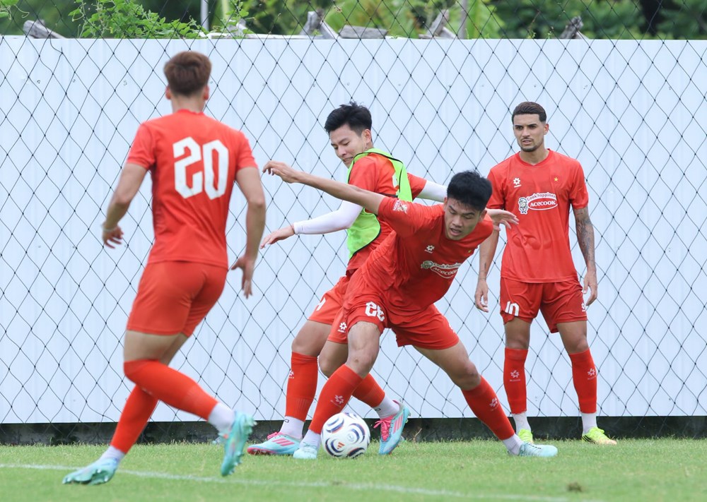 HLV Kim Sang-sik: Tuyển Việt Nam quyết tâm bảo vệ ngôi vương ASEAN Cup 2026 - ảnh 2