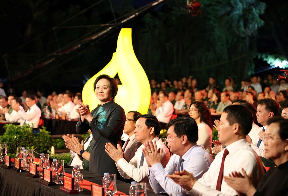 Cầu truyền hình “Sao sáng dẫn đường” lan tỏa thông điệp tri ân từ TP.HCM - ảnh 2