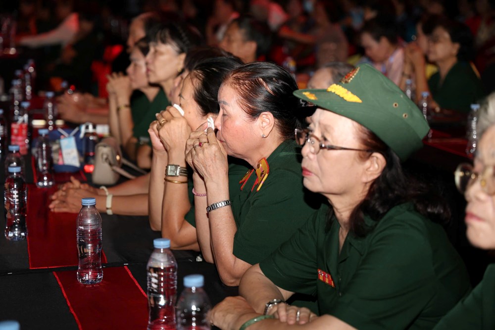 Cầu truyền hình “Sao sáng dẫn đường” lan tỏa thông điệp tri ân từ TP.HCM - ảnh 10