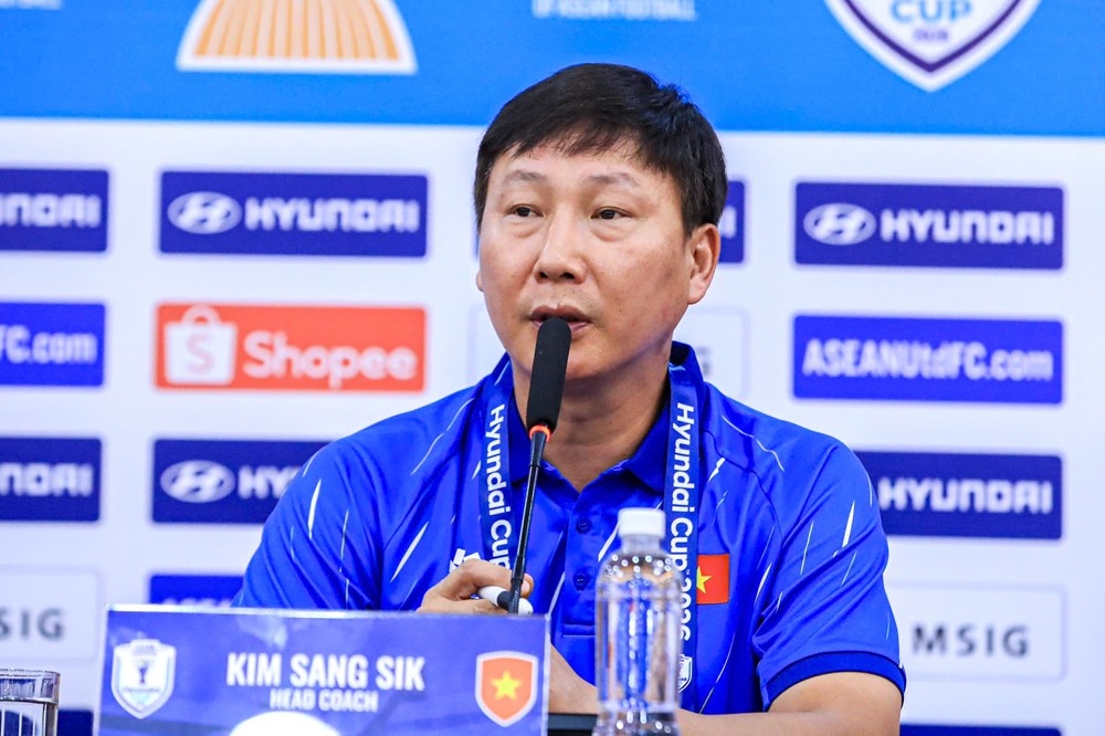 HLV Kim Sang-sik nói gì trước trận đấu với Singapore? - ảnh 1
