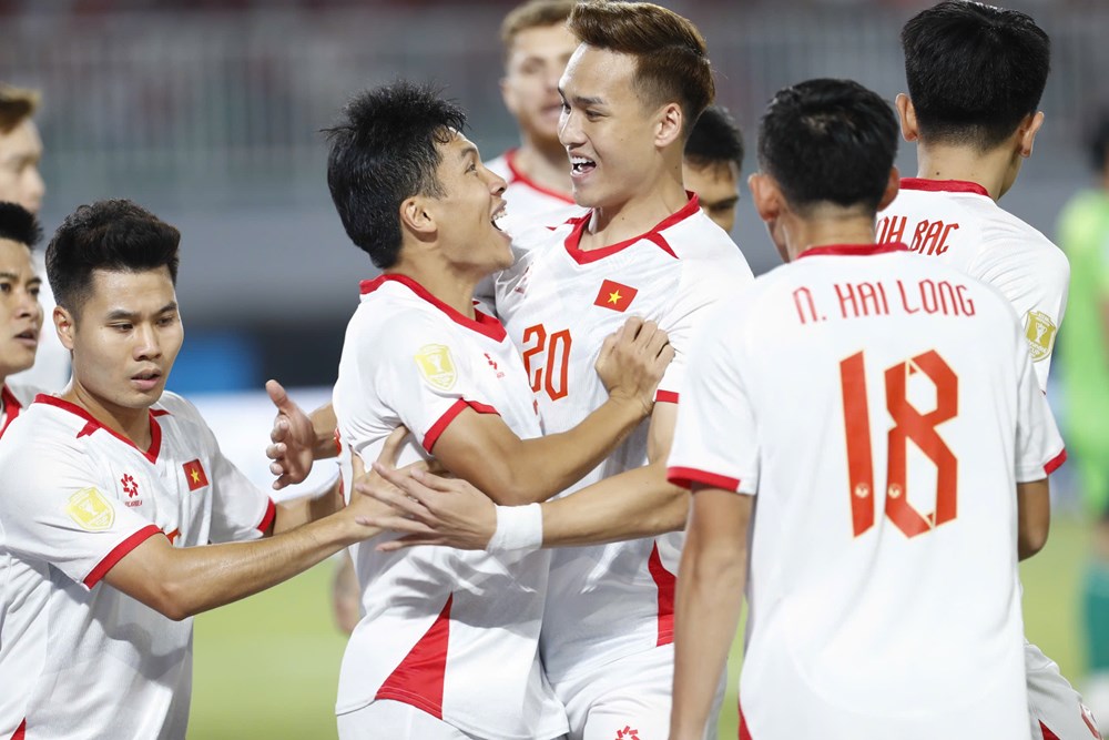 Xếp hạng mới nhất tại ASEAN Cup 2026: Đội tuyển Việt Nam rộng cửa vào bán kết - ảnh 2