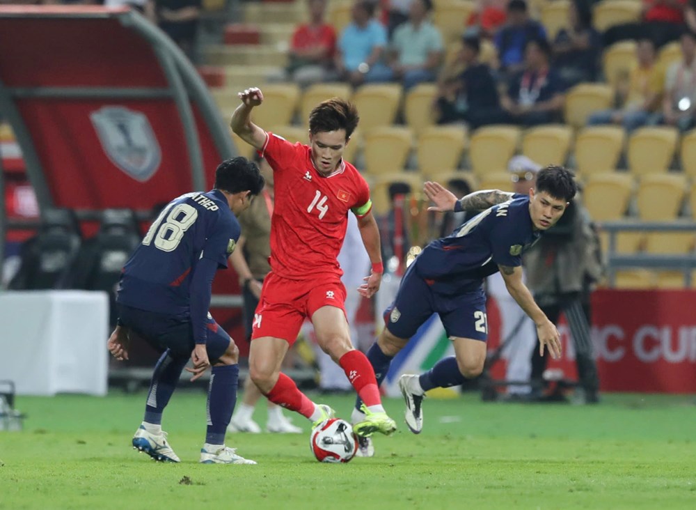 Bốn lần vào chung kết, Việt Nam - Thái Lan trở thành cặp đấu kinh điển tại ASEAN Cup - ảnh 1