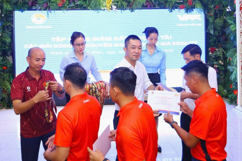41 trọng tài, trợ lý trọng tài hoàn thành tập huấn đợt 2 tại TP.HCM - ảnh 1