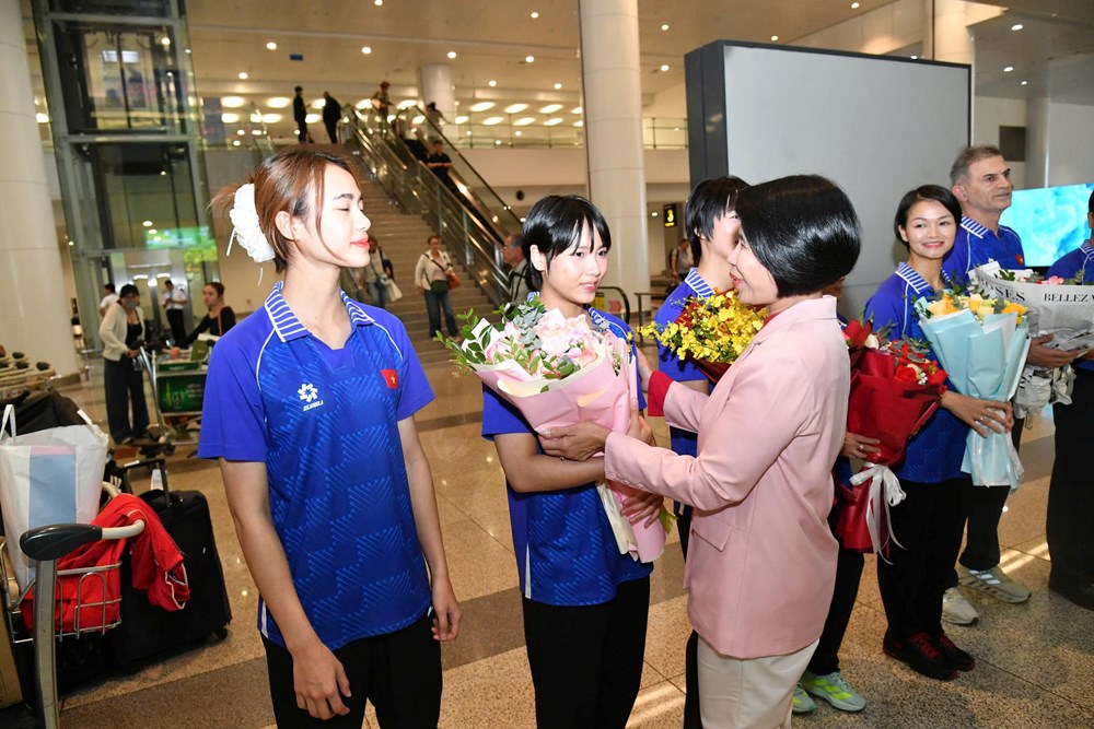 Đội tuyển karate Việt Nam về nước sau thành công tại ASIAD 2026 - ảnh 1