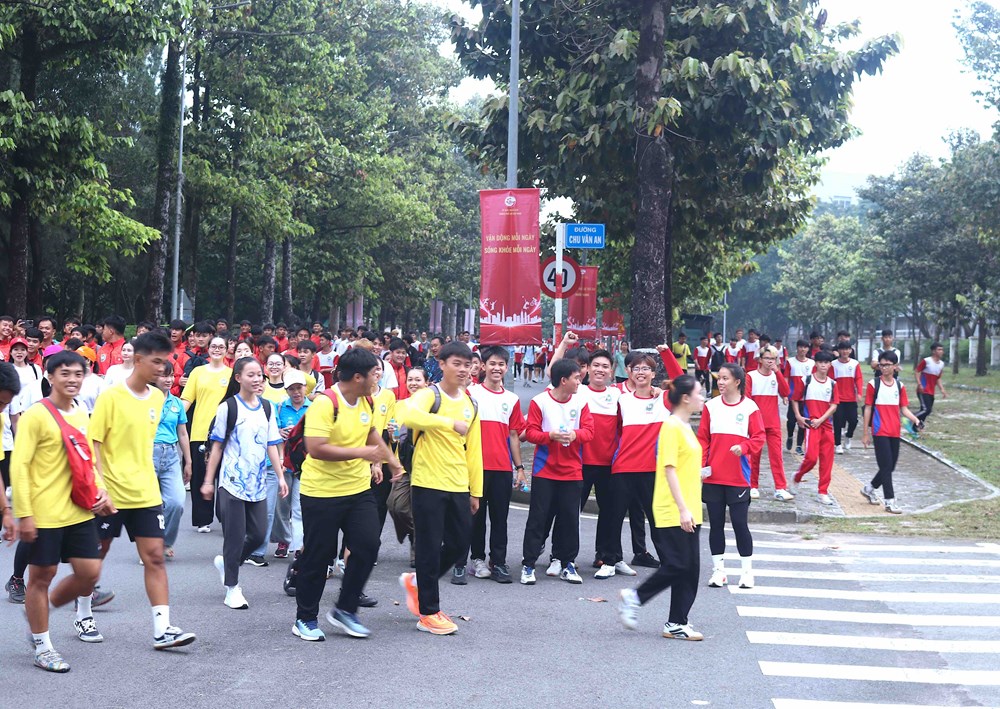 TP.HCM: Gần 10.000 người hưởng ứng Lễ phát động mỗi người dân lựa chọn ít nhất một môn thể thao phù hợp để luyện tập - ảnh 8