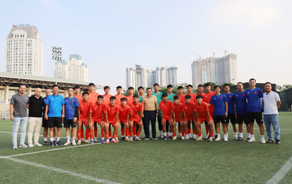 U15 Việt Nam được “tiếp sức” trước thềm giải trẻ thế giới - ảnh 1