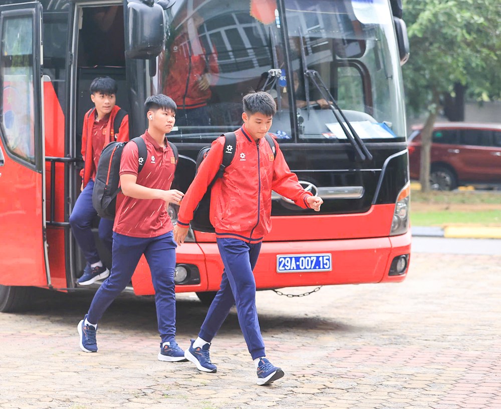 U17 Việt Nam trở về từ Hàn Quốc, tăng tốc chuẩn bị cho World Cup 2026 - ảnh 1
