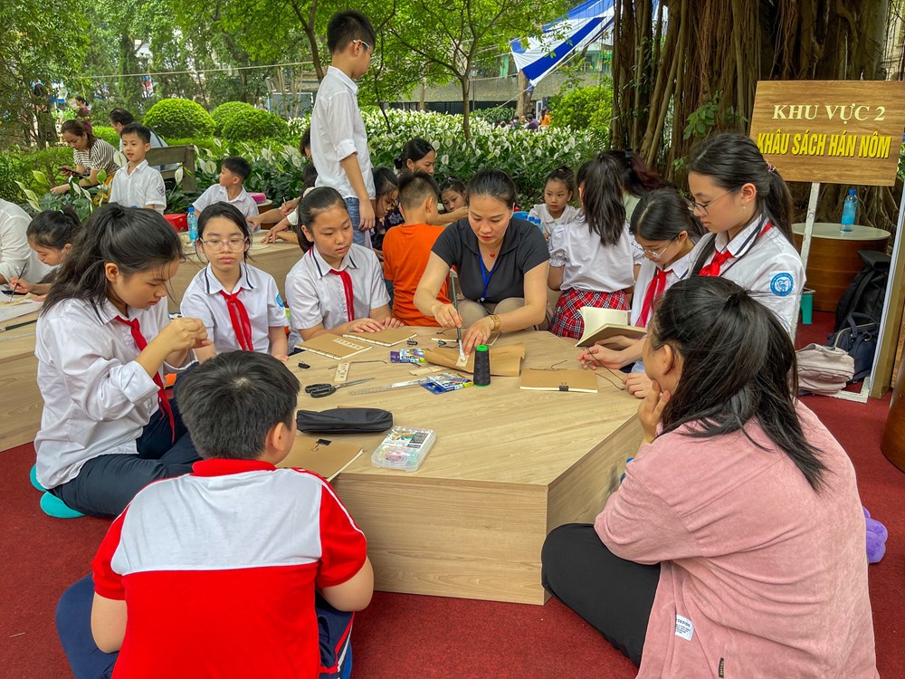 Đổi mới để thu hút độc giả trẻ - ảnh 2